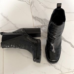 Steve Madden Crocodile Black Boots- Size 6.5